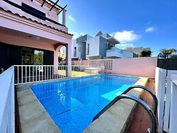 Vilamoura Classic Villa With Pool