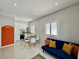 Praia DA Rocha Modern by Homing