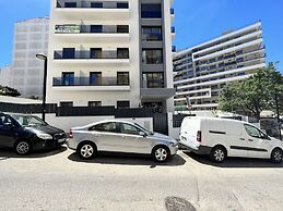 Praia DA Rocha Modern by Homing