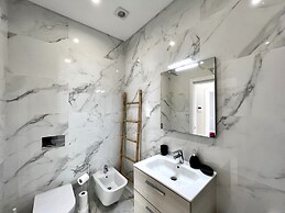 Praia DA Rocha Modern by Homing