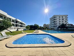 Vilamoura Central 4 With Pool by Homing