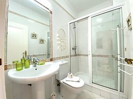 Vilamoura Central 6 With Pool by Homing