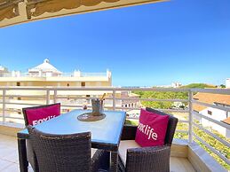 Vilamoura Central 6 With Pool by Homing