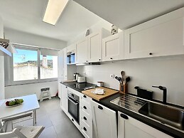 Lagos Ocean Breeze by Homing