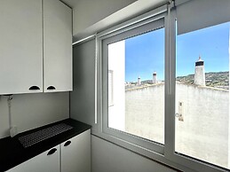 Lagos Ocean Breeze by Homing