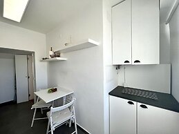 Lagos Ocean Breeze by Homing