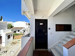 Lagos Ocean Breeze by Homing