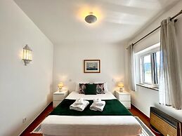 Lagos Ocean Breeze by Homing