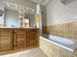 Pêra Amazing Villa With Pool by Homing