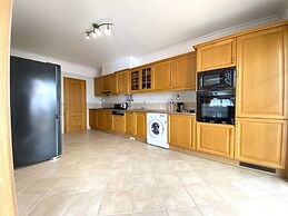 Pêra Amazing Villa With Pool by Homing