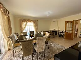 Pêra Amazing Villa With Pool by Homing