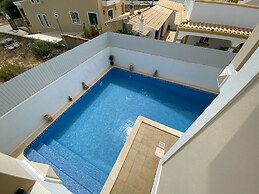 Pêra Amazing Villa With Pool by Homing