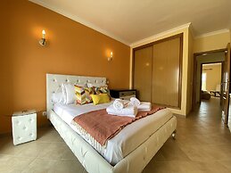 Pêra Amazing Villa With Pool by Homing