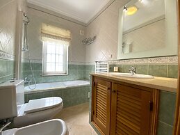 Pêra Amazing Villa With Pool by Homing