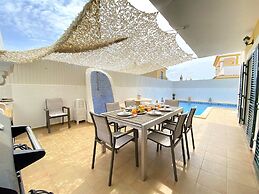 Pêra Amazing Villa With Pool by Homing