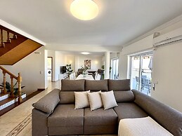 Faro Rising by Homing