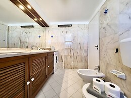 Albufeira Sunset With Pool by Homing