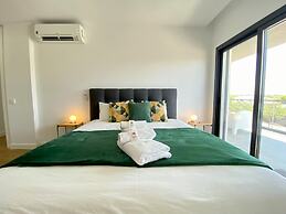 Tavira Grand Balcony With Pool by Homing