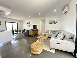 Tavira Grand Balcony With Pool by Homing