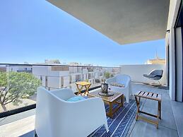 Tavira Grand Balcony With Pool by Homing