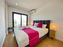 Tavira Grand Balcony With Pool by Homing