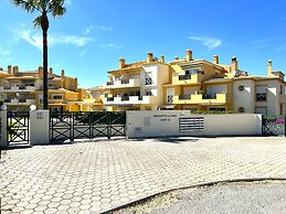Albufeira Valley 2 With Pool by Homing