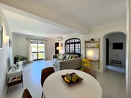 Vilamoura Brightness With Pool by Homing