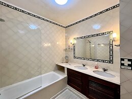 Vilamoura Brightness With Pool by Homing