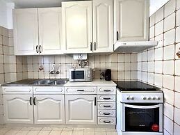 Vilamoura Palm Tree With Pool by Homing