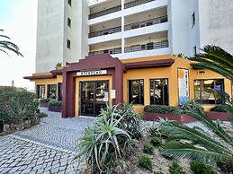 Vilamoura Palm Tree With Pool by Homing