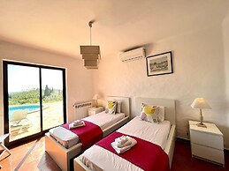 Portimão Bellevue Villa With Pool