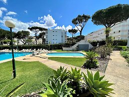 Vilamoura Cosy 4 With Pool by Homing