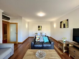 Albufeira Modern 4 With Pool by Homing