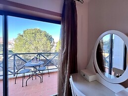 Albufeira Modern 4 With Pool by Homing