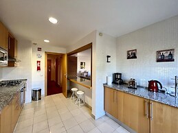 Albufeira Modern 4 With Pool by Homing