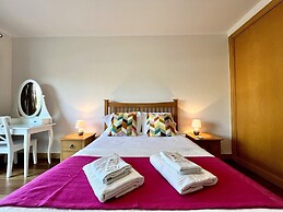 Albufeira Modern 4 With Pool by Homing