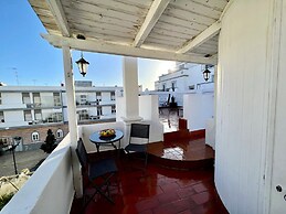 Olhão Historical House by Homing