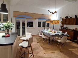 Pêra Vintage Villa With Pool by Homing