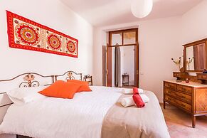 Pêra Vintage Villa With Pool by Homing