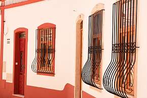 Pêra Vintage Villa With Pool by Homing