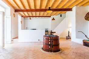 Pêra Vintage Villa With Pool by Homing