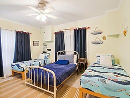 Christy's Beachcomber