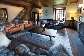 1735 Stone Farmhouse