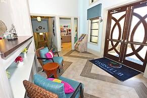 9BED The Goof within 8 miles to Disney