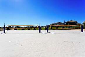 9BED The Goof within 8 miles to Disney