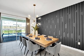 9BED The Goof within 8 miles to Disney