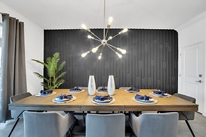 9BED The Goof within 8 miles to Disney