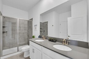 9BED The Goof within 8 miles to Disney