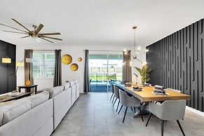 9BED The Goof within 8 miles to Disney