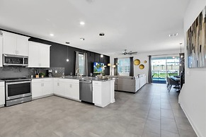 9BED The Goof within 8 miles to Disney